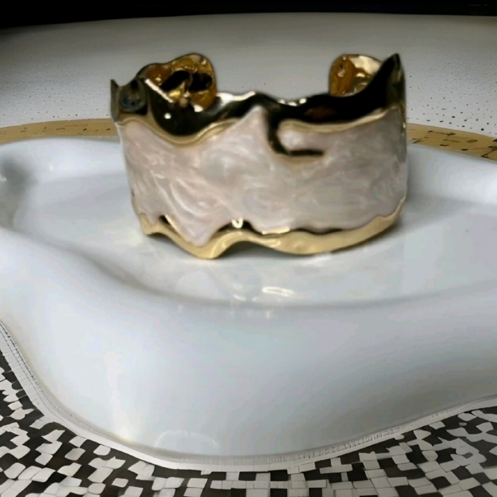 Vintage Estate Enamel Abstract Design Brutalist Gold Cuff Bracelet - Picture 10 of 16